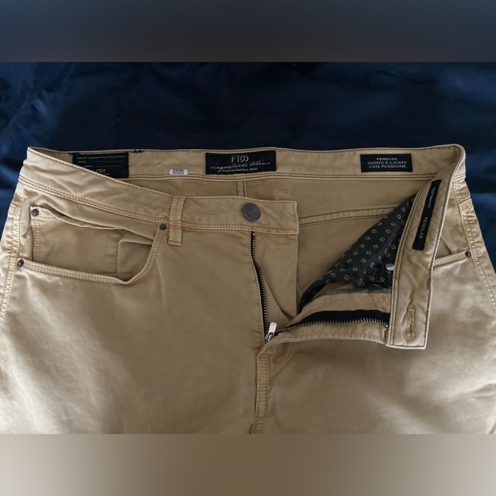 PT05 Khaki Jeans